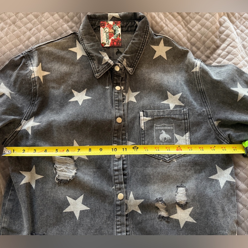 Star Pattern Distressed Jean Jacket by Rodeo Quincy - Picture 5 of 6